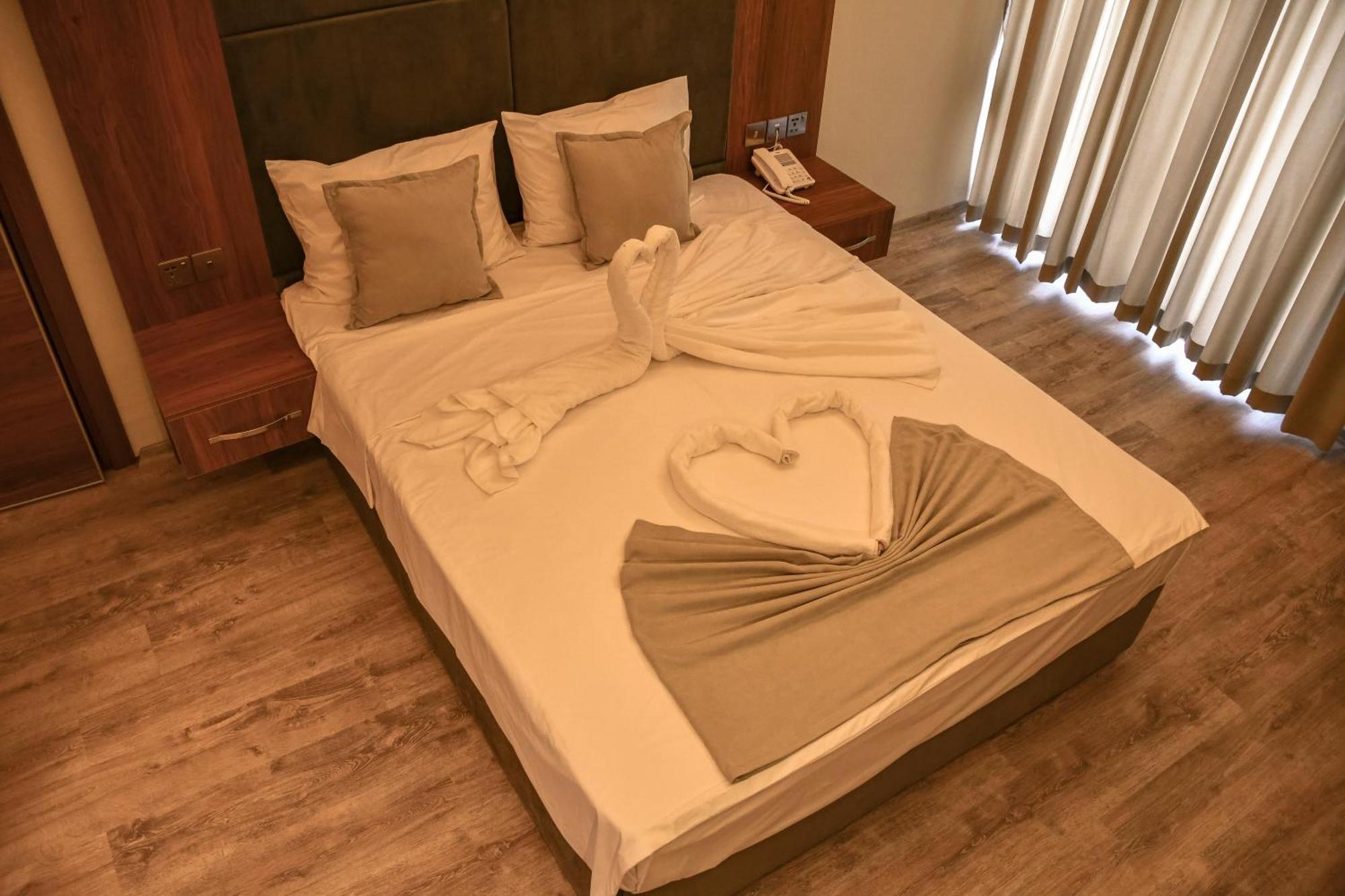 Mimoza Beach Hotel Agios Sergios Bagian luar foto