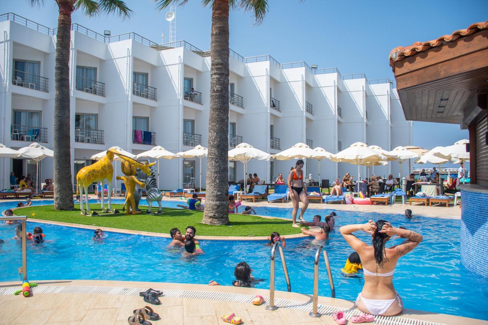 Mimoza Beach Hotel Agios Sergios Bagian luar foto