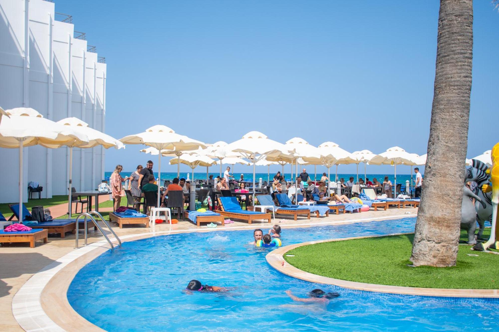 Mimoza Beach Hotel Agios Sergios Bagian luar foto