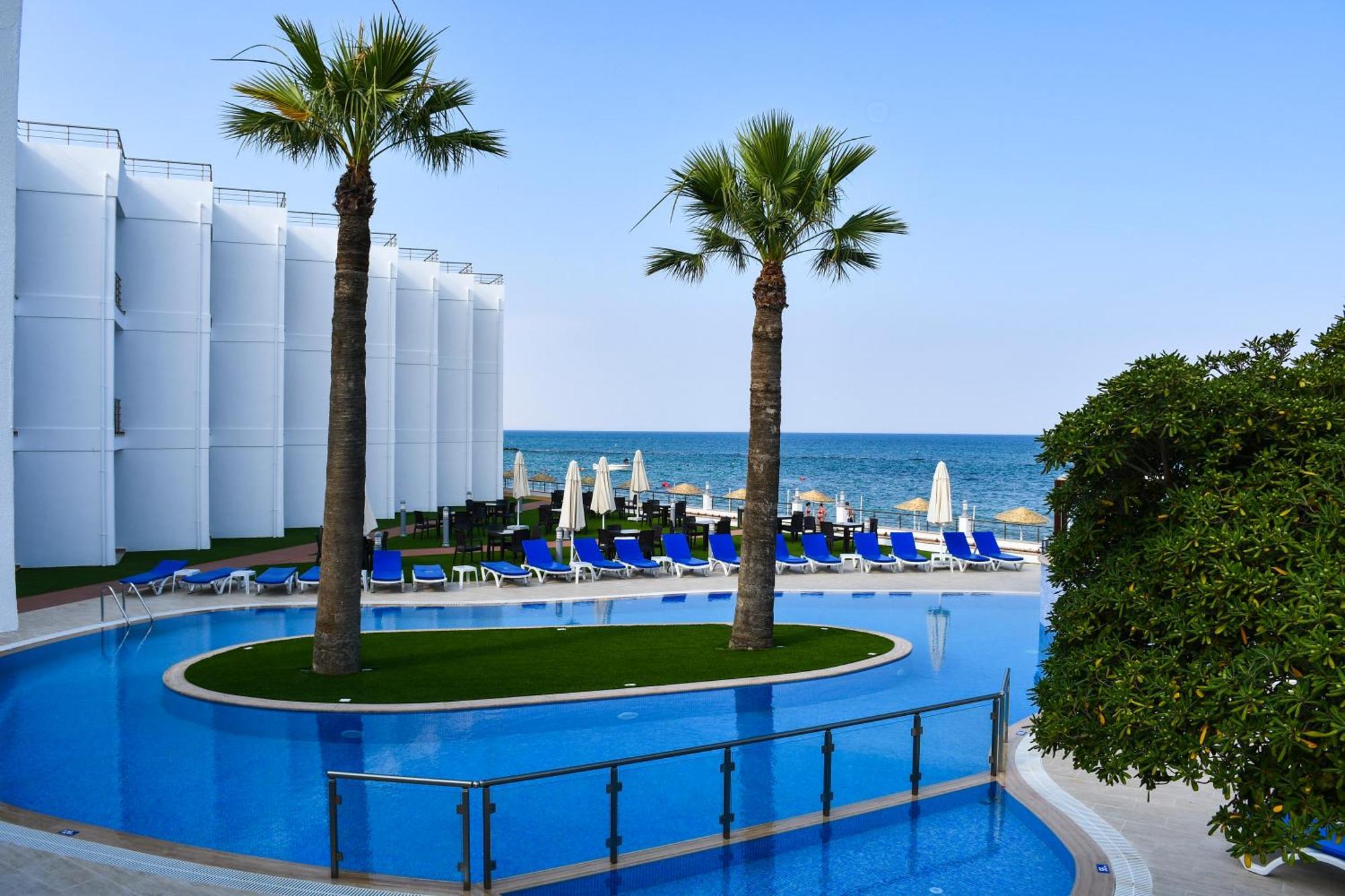 Mimoza Beach Hotel Agios Sergios Bagian luar foto